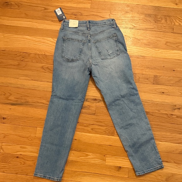 Universal Thread Women's Light Blue Straight Leg Jeans - Picture 4 of 6